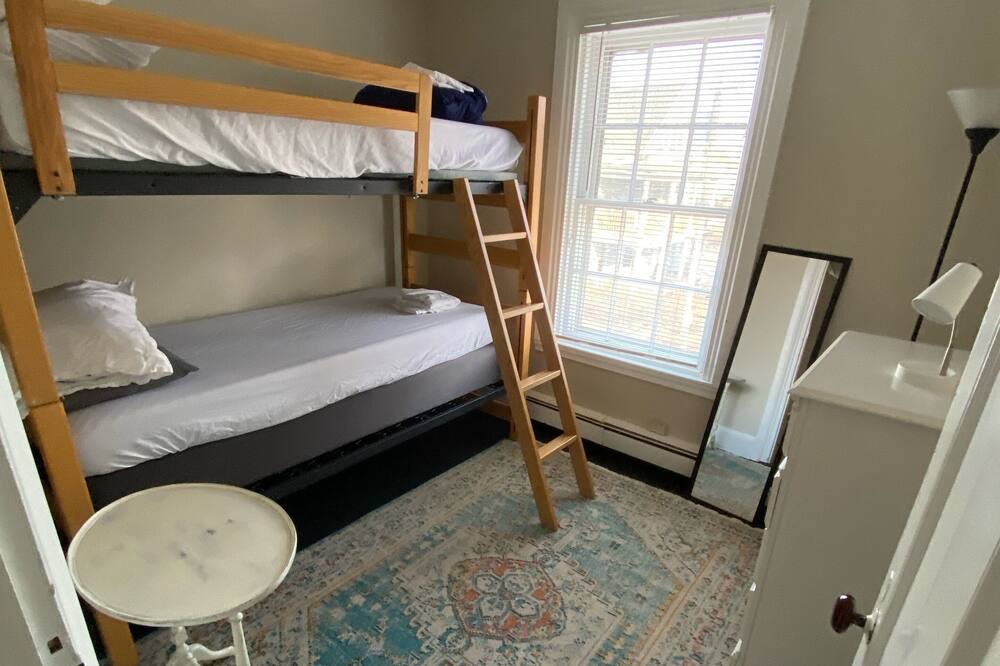 Photo of Bedroom in Warren