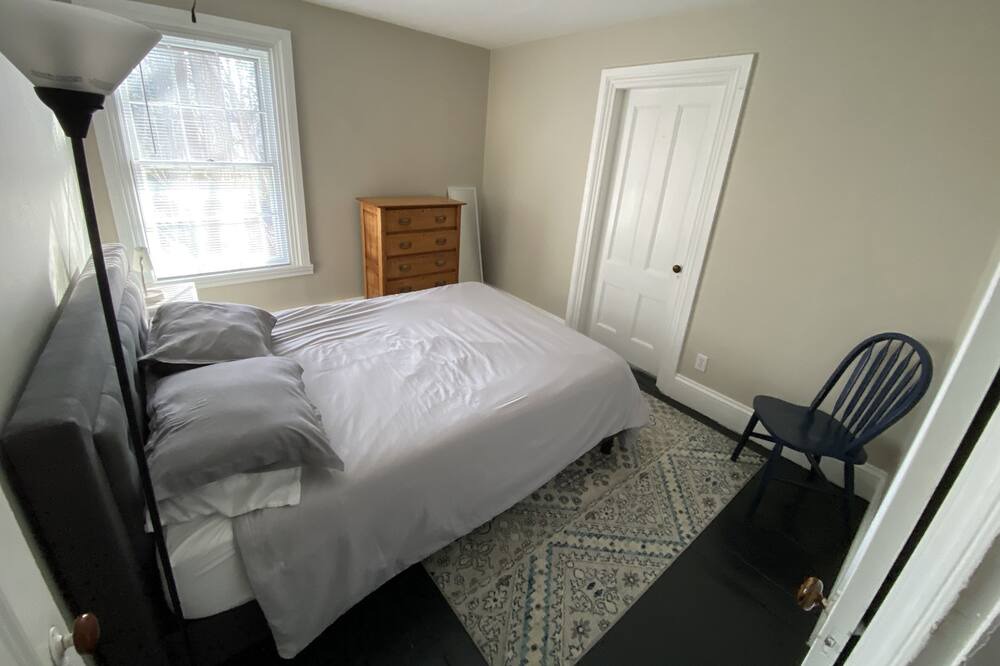 Photo of Bedroom in Warren