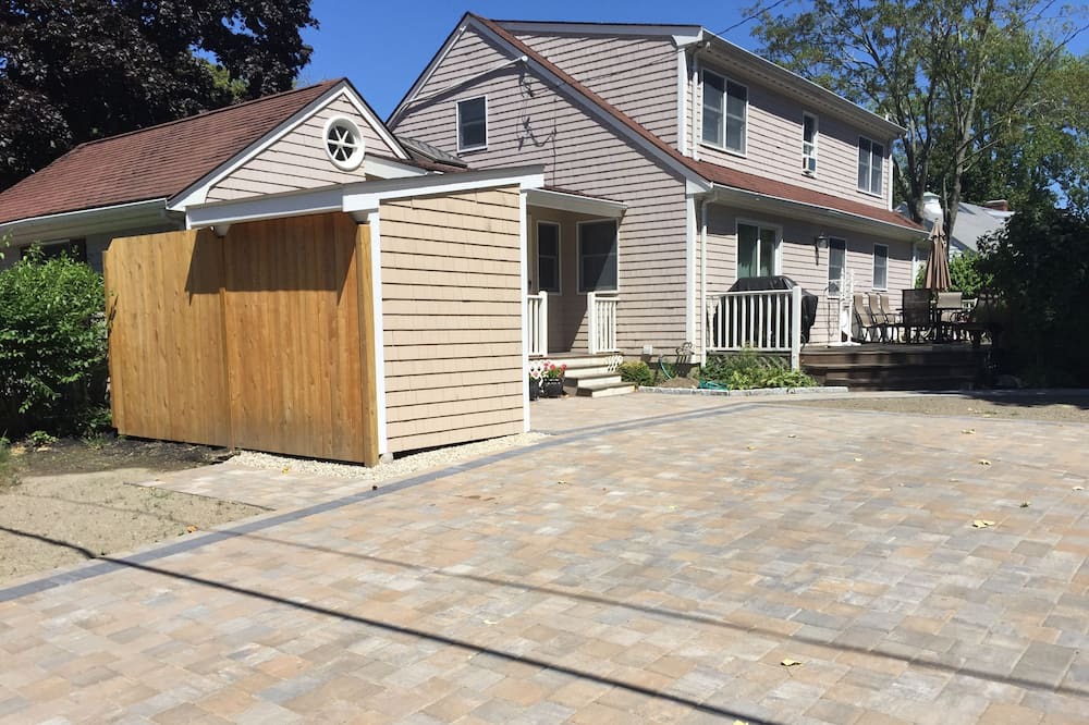 Photo of Outdoor in Bellevue Avenue Historic District