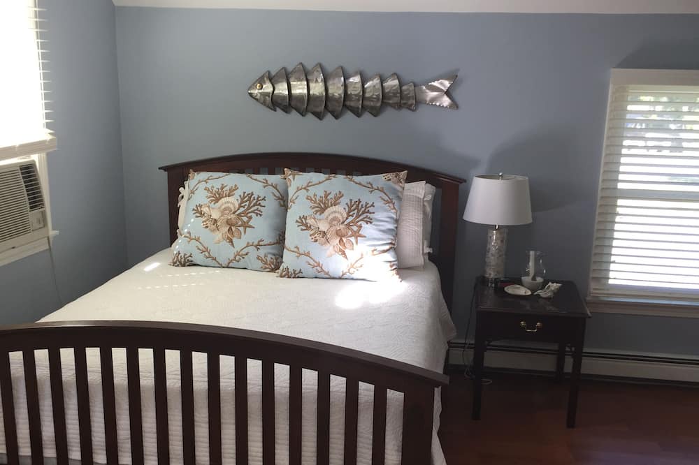 Photo of Bedroom in Bellevue Avenue Historic District