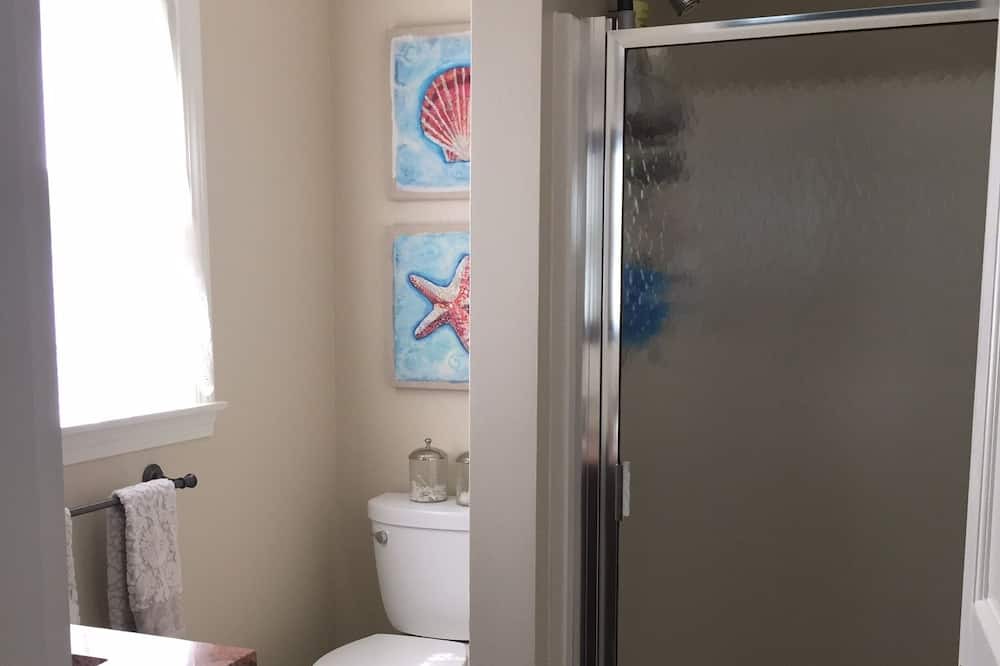 Photo of Bathroom in Bellevue Avenue Historic District