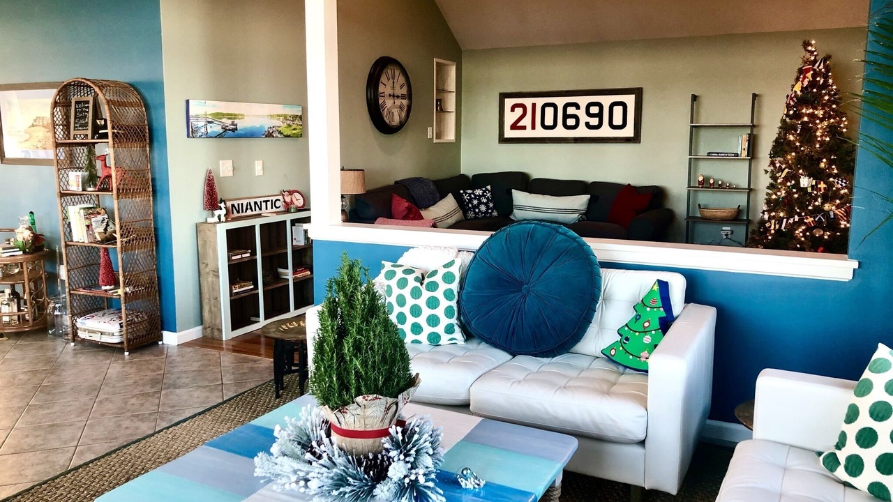 Photo of Livingroom in Niantic