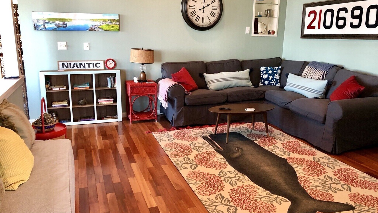 Photo of Livingroom in Niantic