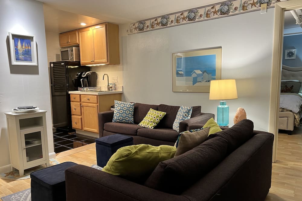 Photo of Livingroom in West Dennis