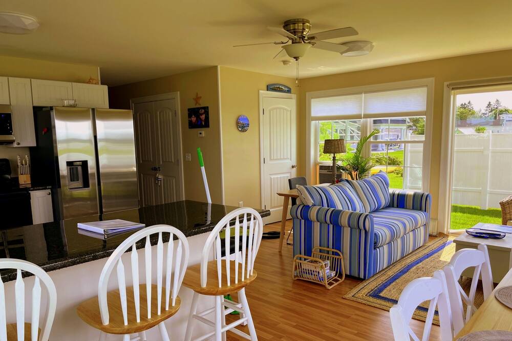 Photo of Livingroom in Scarborough