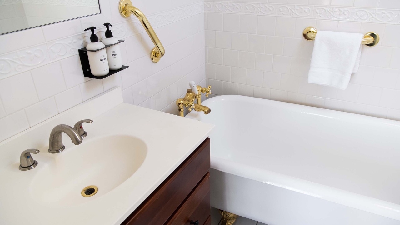 Photo of Bathroom in Lenox