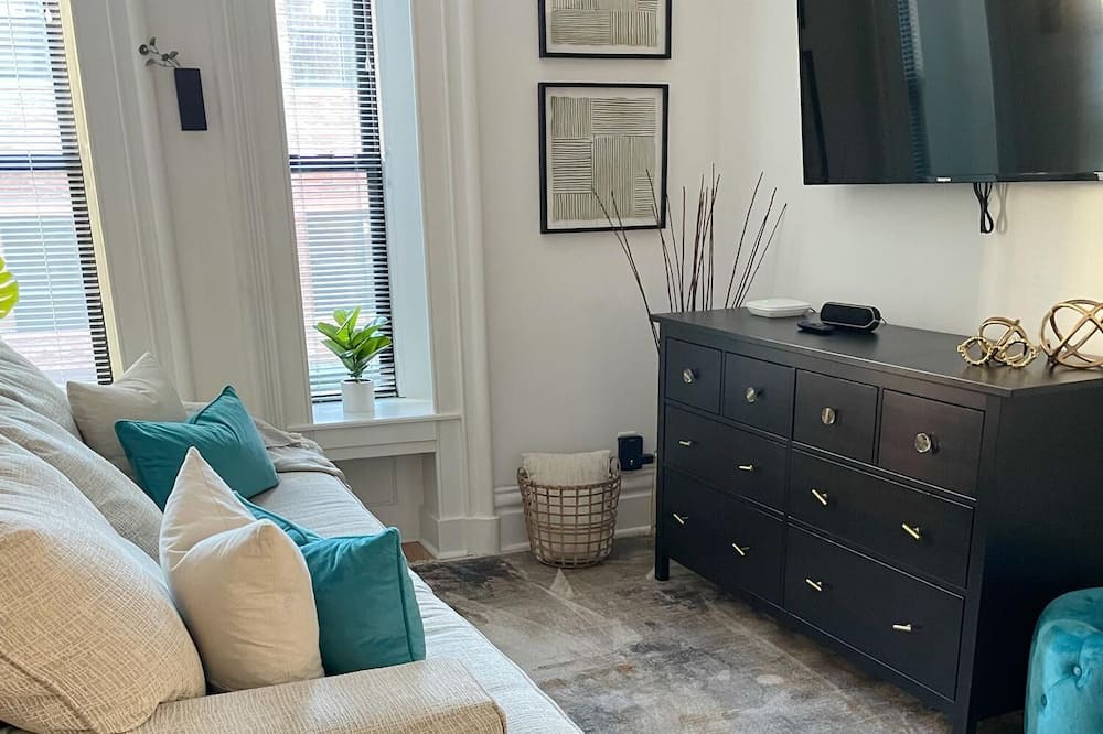 Photo of Livingroom in Downtown