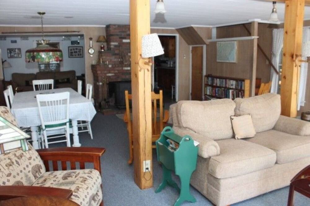 Photo of Livingroom in Laconia