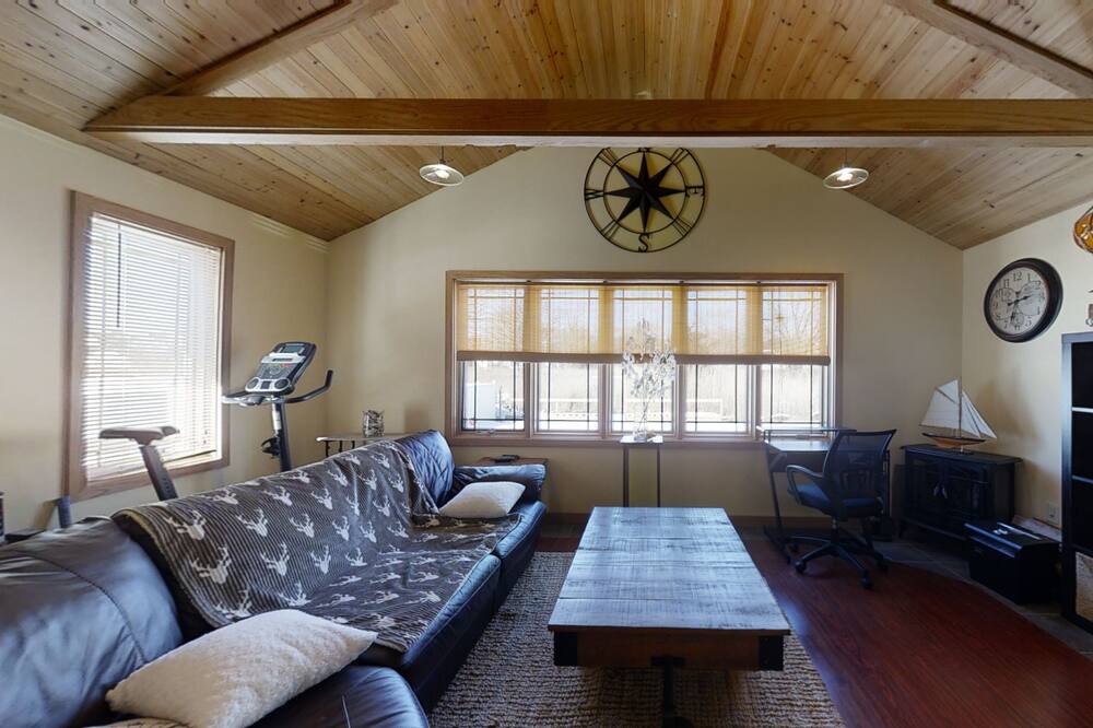 Photo of Livingroom in Milford