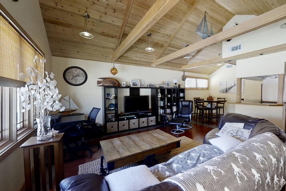 Photo of Livingroom in Milford