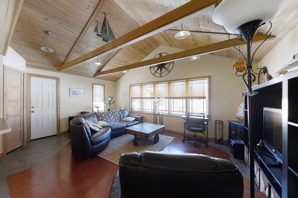 Photo of Livingroom in Milford