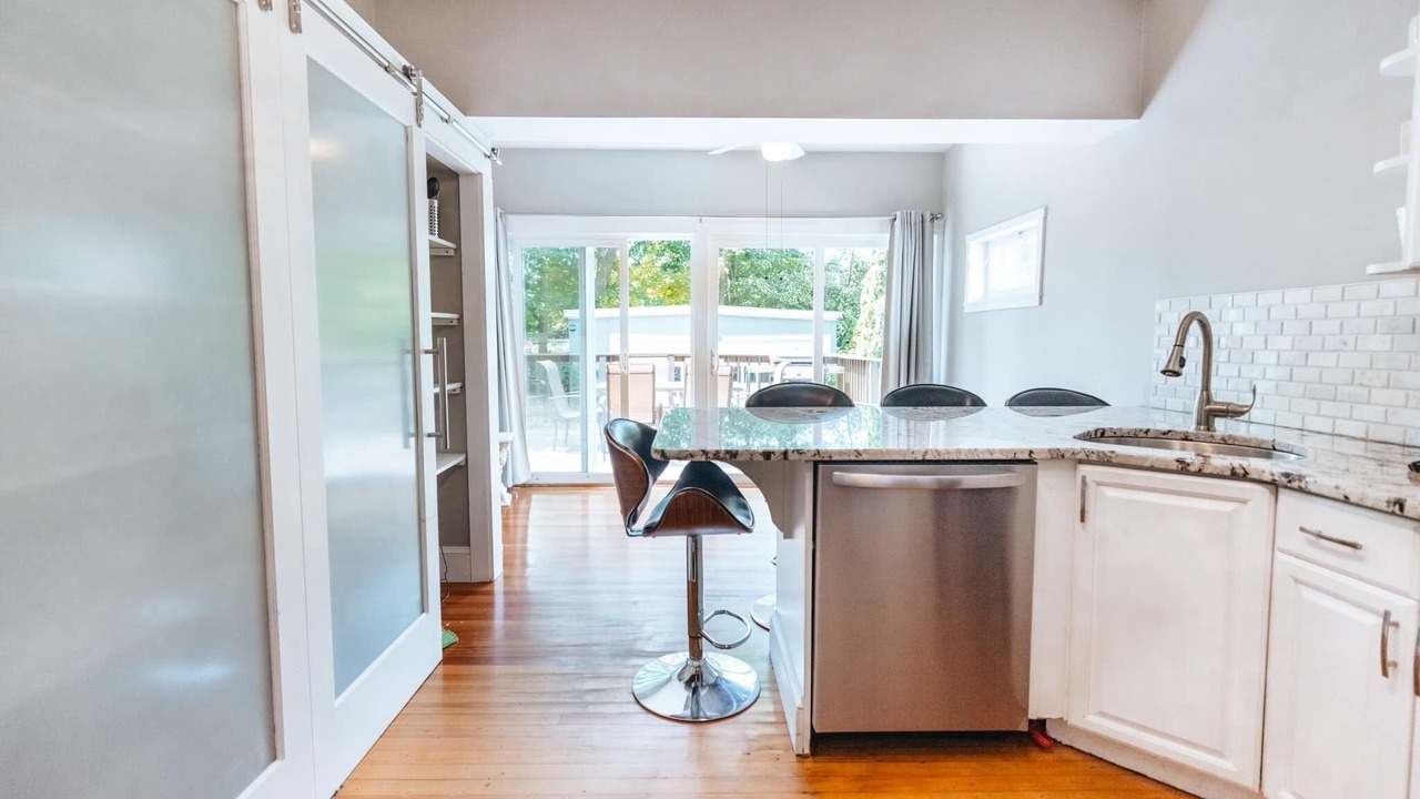 Photo of Kitchen in Bellevue Avenue Historic District
