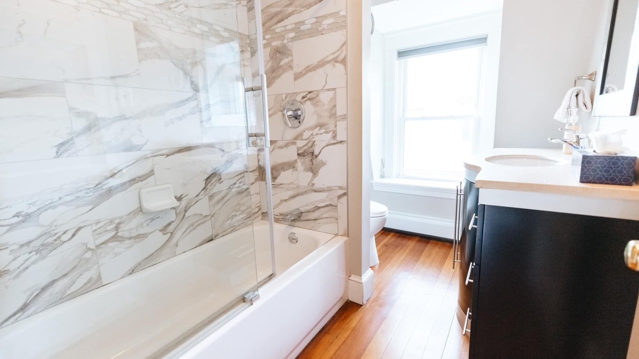 Photo of Bathroom in Bellevue Avenue Historic District