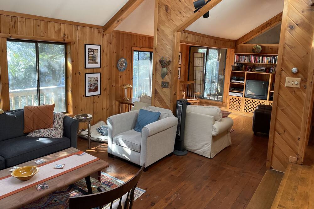 Photo of Livingroom in Sandisfield