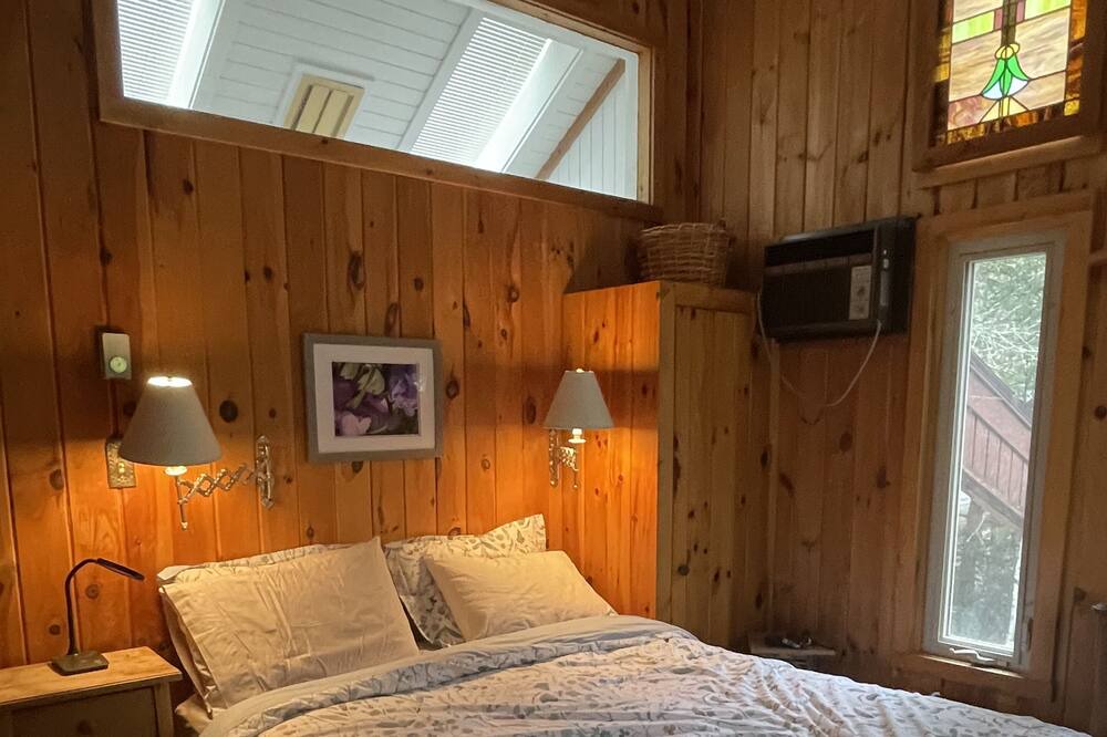 Photo of Bedroom in Sandisfield