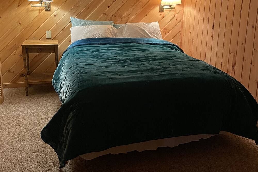 Photo of Bedroom in Sandisfield