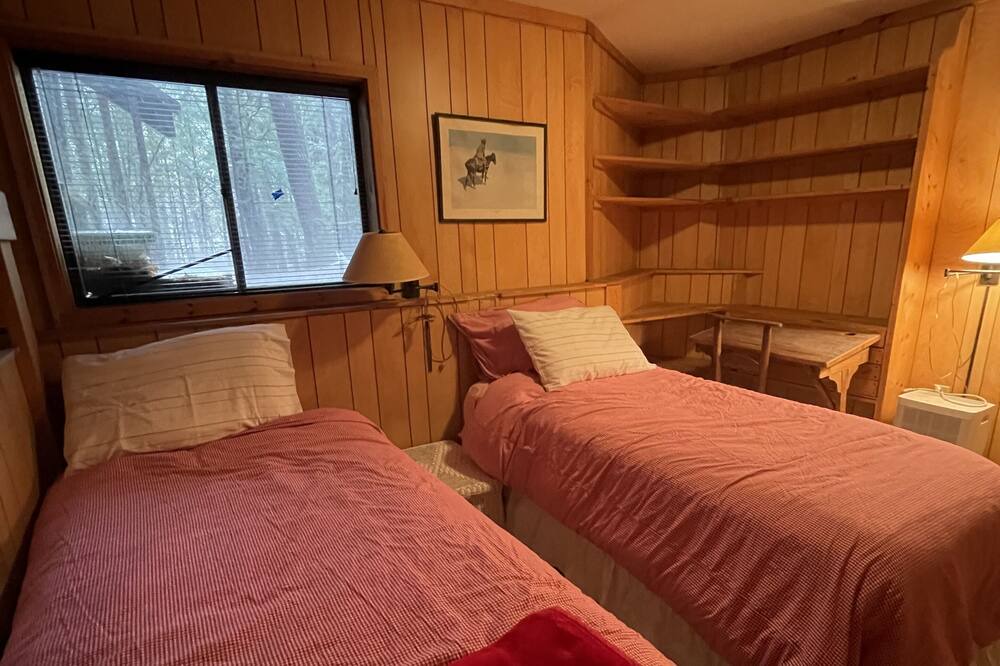 Photo of Bedroom in Sandisfield