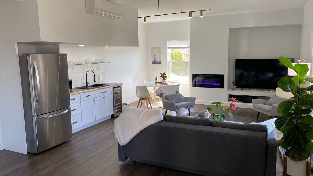 Photo of Livingroom in Monterey