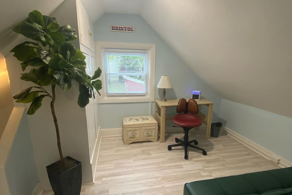 Photo of Livingroom in Bristol