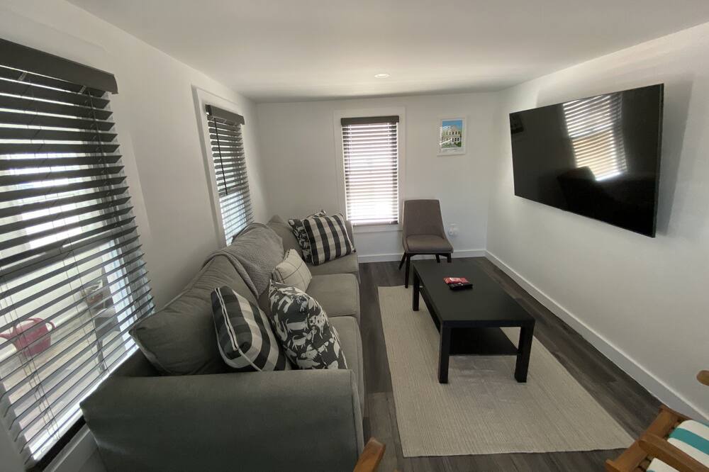 Photo of Livingroom in Milford