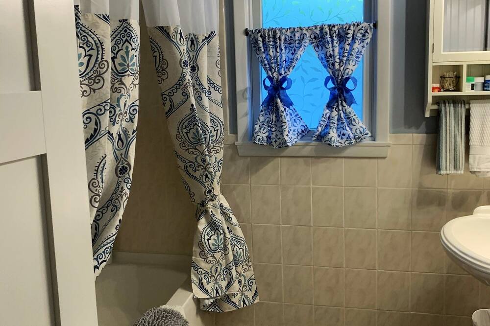 Photo of Bedroom in Greenport West