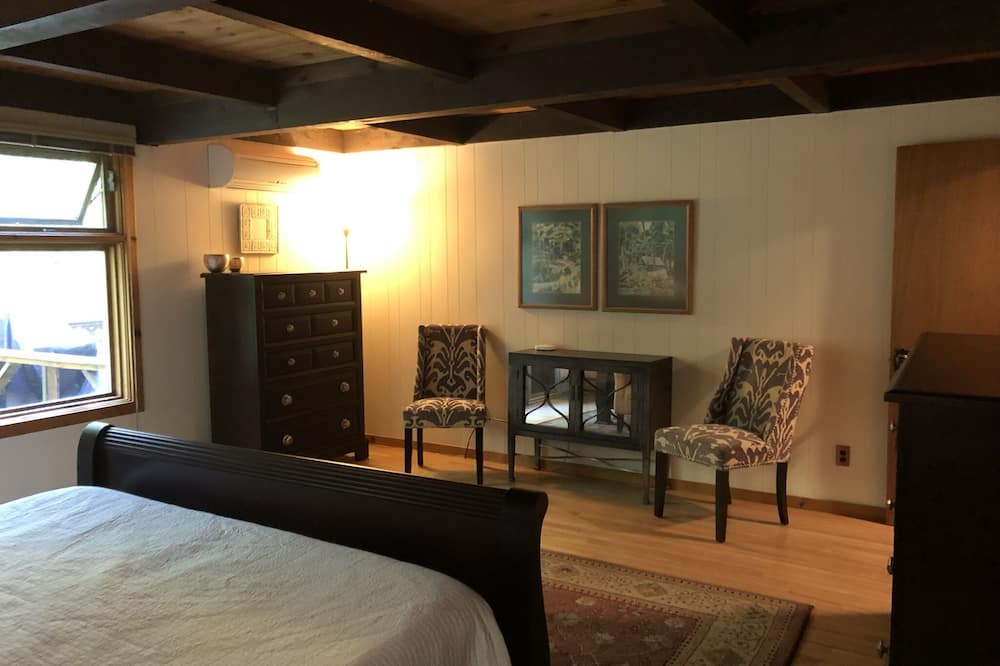 Photo of Bedroom in Lake George