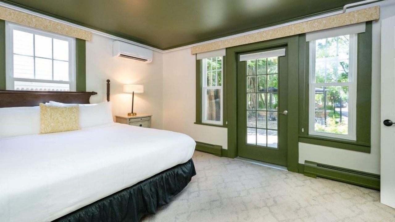 Photo of Bedroom in Lenox