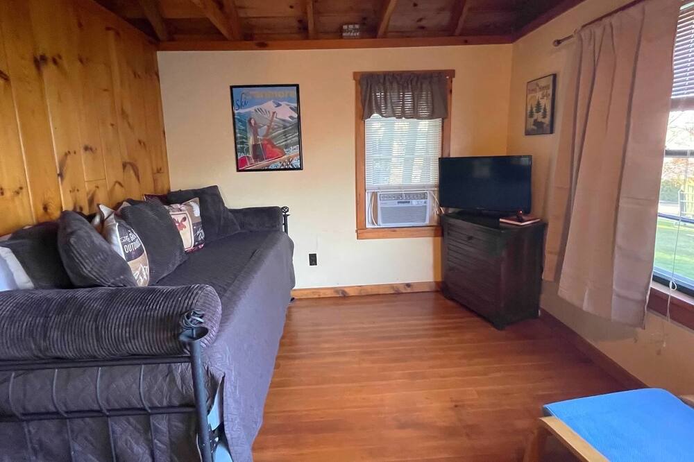Photo of Livingroom in Weirs Beach