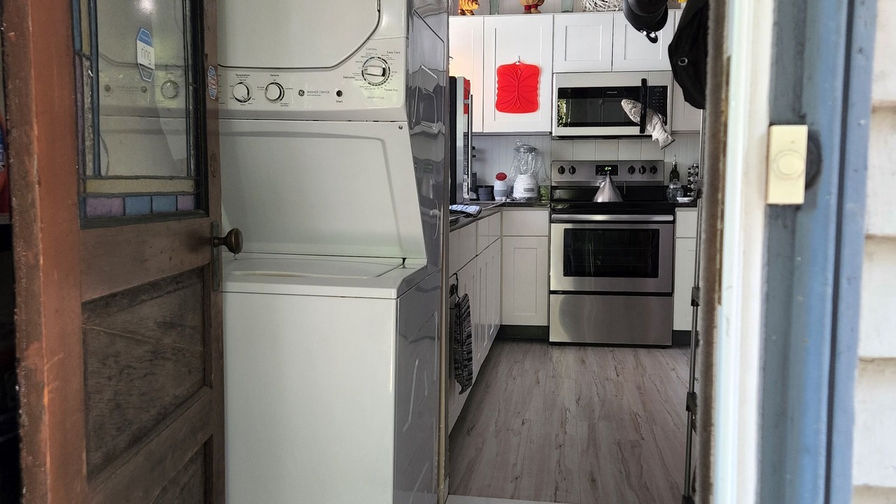 Photo of Kitchen in Off Broadway