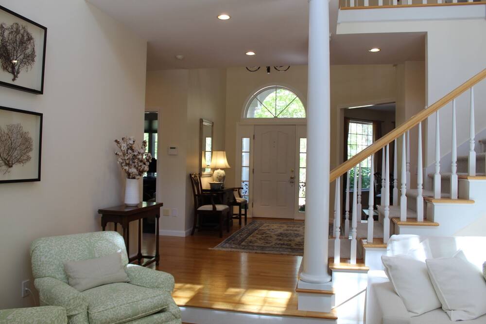 Photo of Livingroom in Tisbury