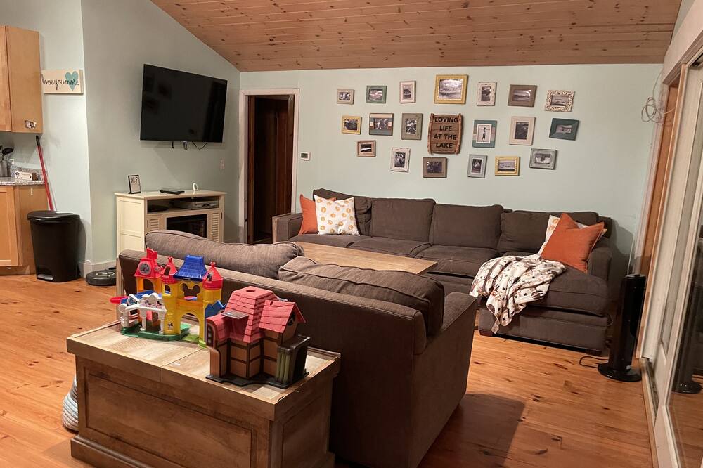 Photo of Livingroom in North Sebago