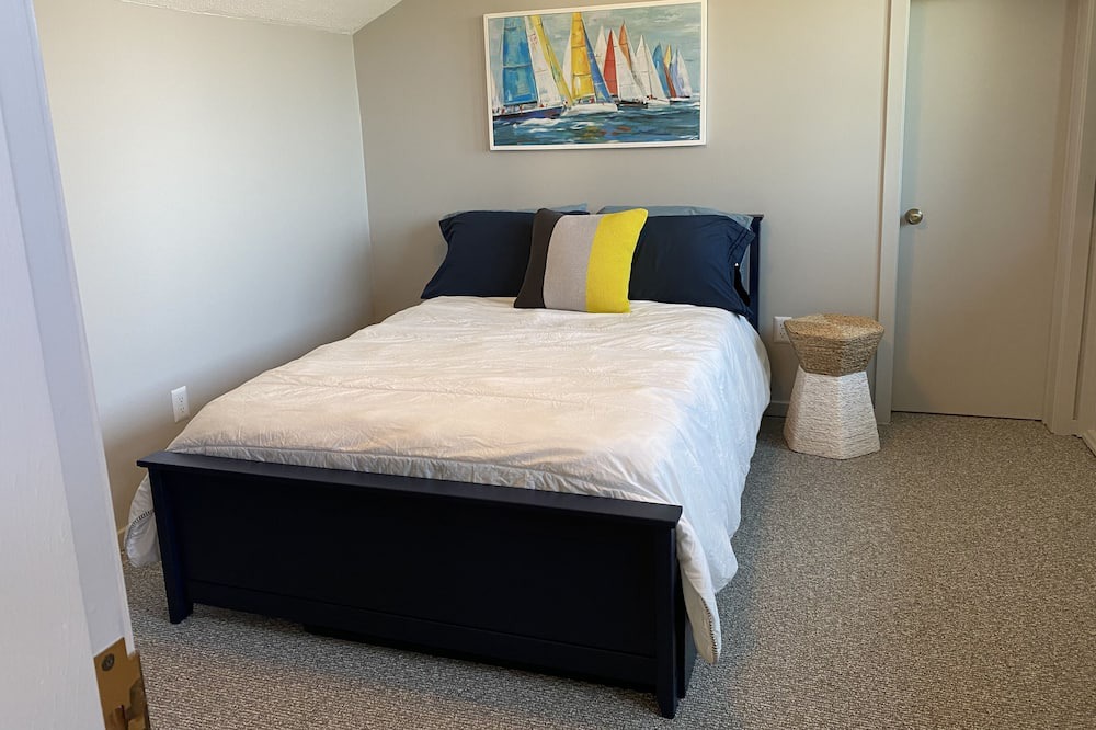 Photo of Bedroom in Noank