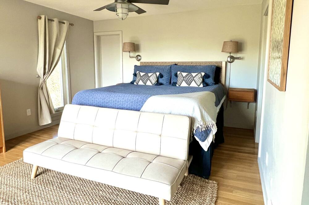 Photo of Bedroom in Noank