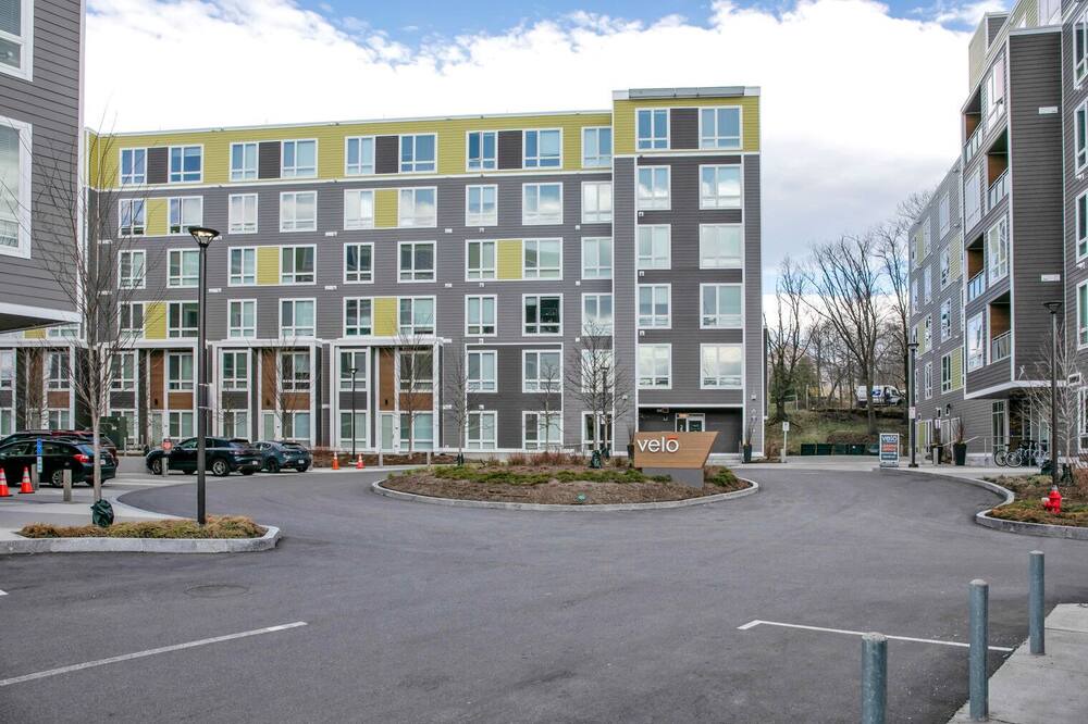 Photo of Outdoor in Forest Hills - Woodbourne