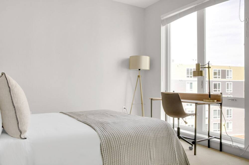 Photo of Bedroom in Forest Hills - Woodbourne
