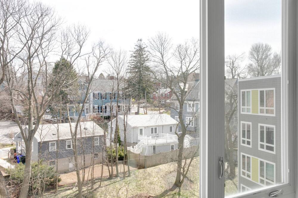 Photo of Others in Forest Hills - Woodbourne