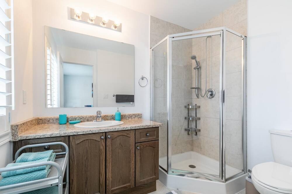 Photo of Bathroom in Stoney Creek