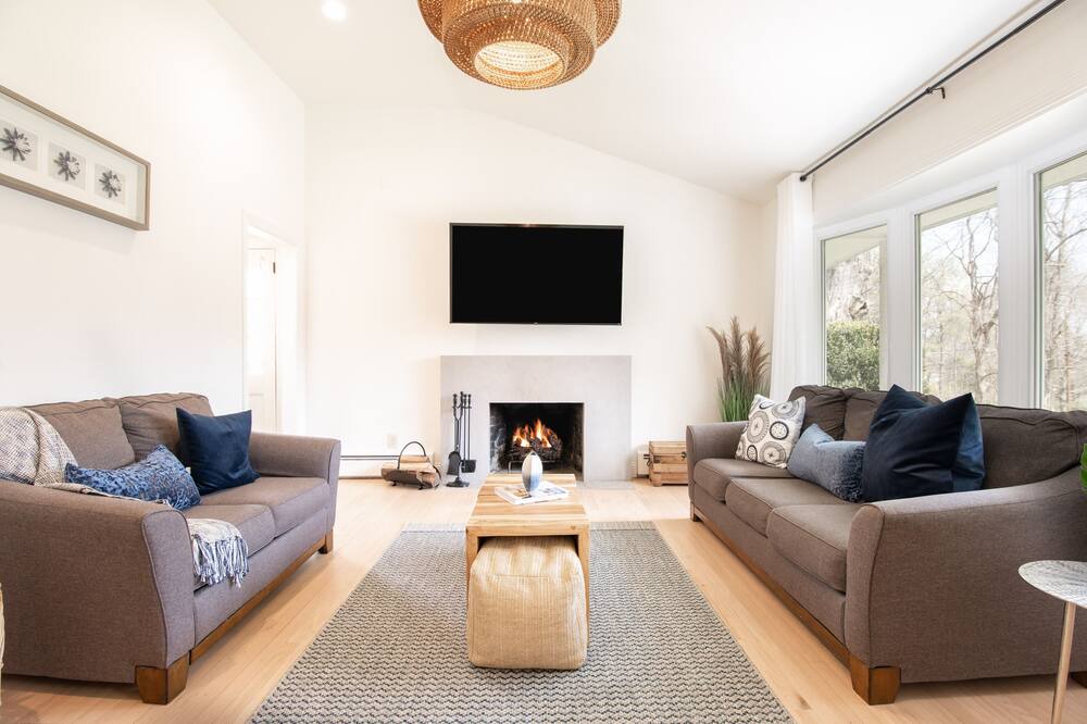 Photo of Livingroom in Danbury