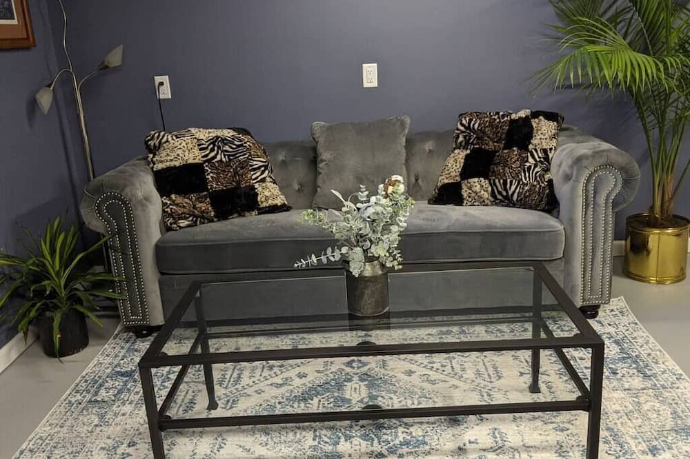 Photo of Livingroom in Holcomb