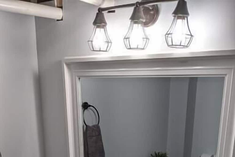 Photo of Bathroom in Holcomb