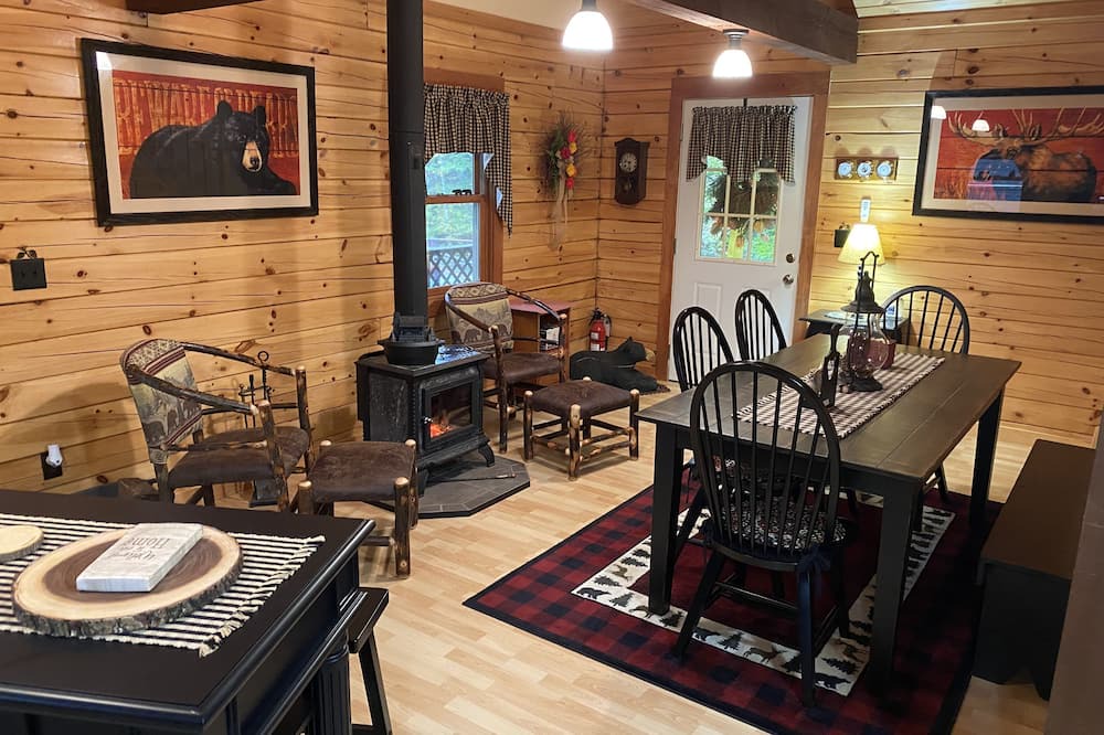 Photo of Livingroom in Ellsworth