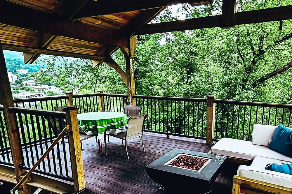 Photo of Patio Balcony in North Adams