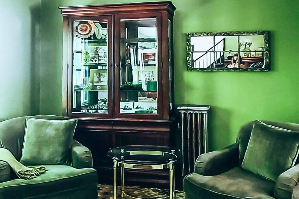 Photo of Livingroom in North Adams