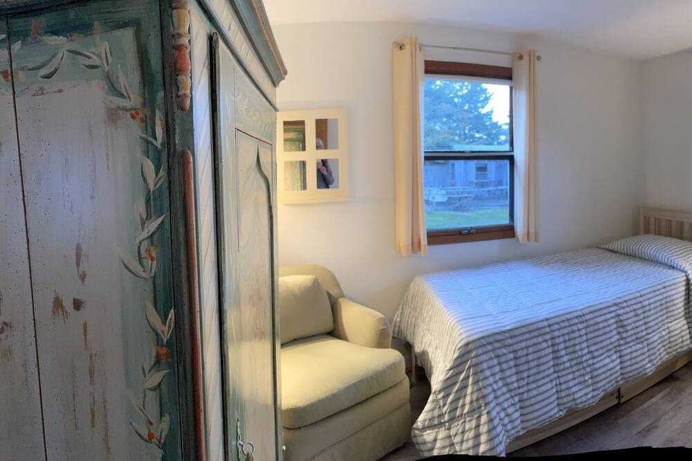 Photo of Bedroom in Charlestown