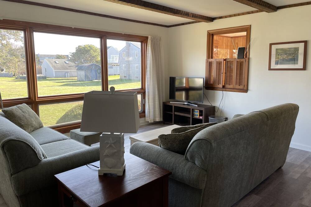 Photo of Livingroom in Charlestown