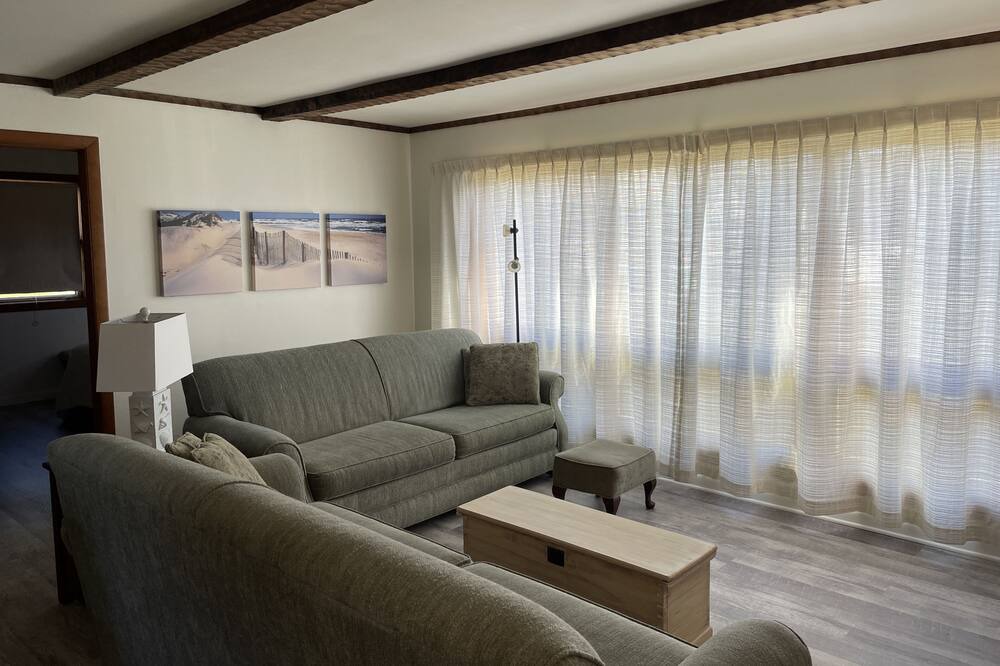Photo of Livingroom in Charlestown