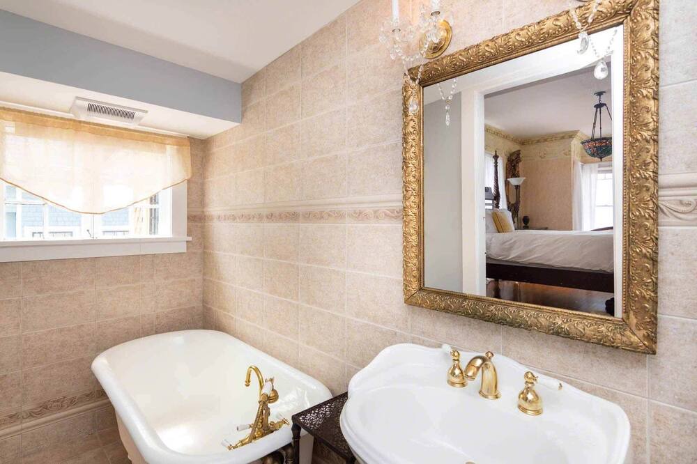 Photo of Bathroom in Oak Bluffs