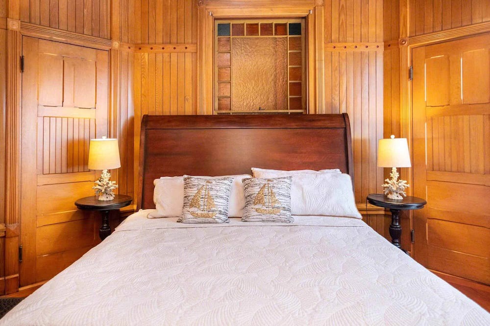 Photo of Bedroom in Oak Bluffs