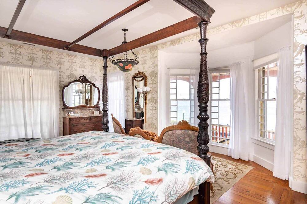 Photo of Bedroom in Oak Bluffs