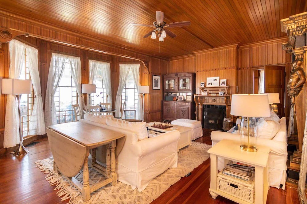 Photo of Livingroom in Oak Bluffs